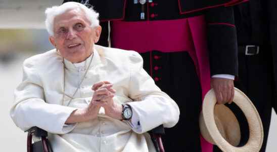 Former Pope Benedict XVI seriously ill Pope Francis calls to