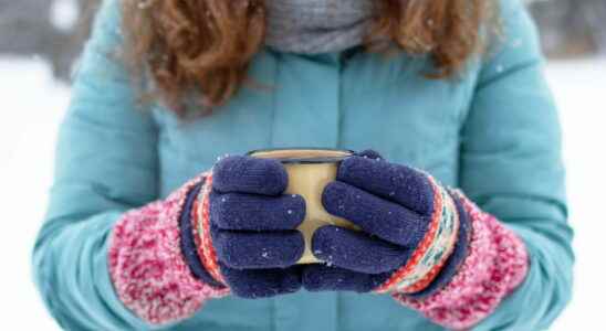 Hands always cold causes how to warm them up