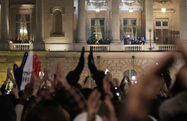 Images of the return of the Blues to France