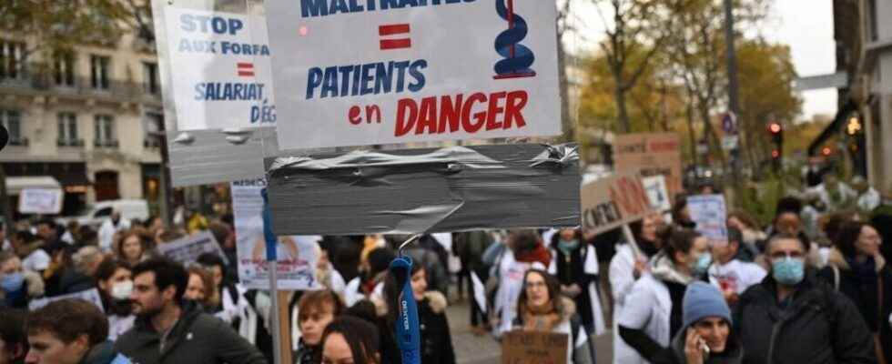 In France doctors and biologists in the private sector on