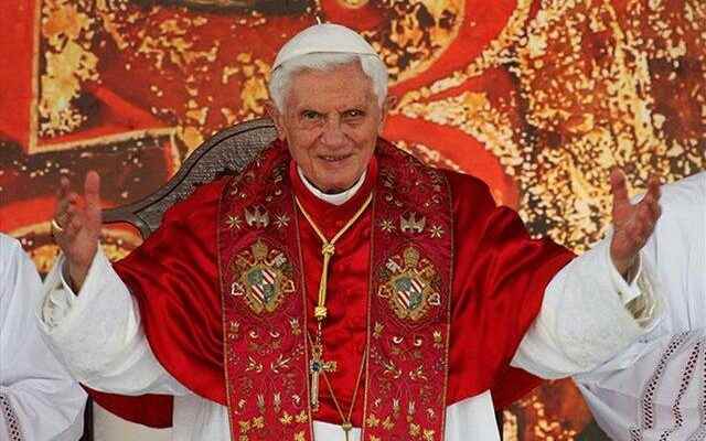 LAST MINUTE Vatican announces the death of former Pope