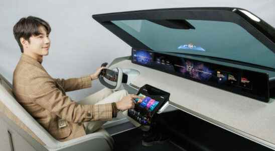 LG Display will introduce cars with curved screens
