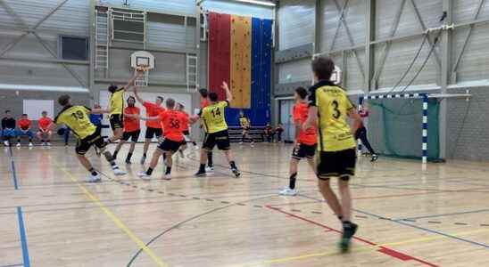 Leader Handball Houten wins at Volendam 2 We are the