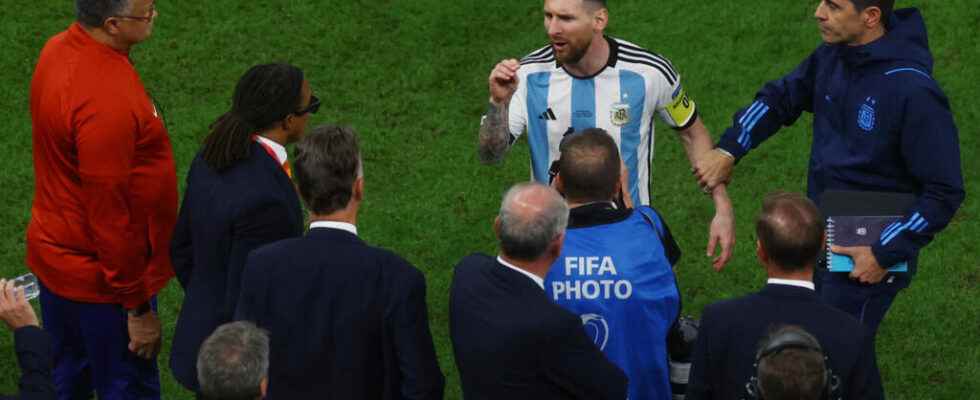 Lionel Messi furious with van Gaals Netherlands