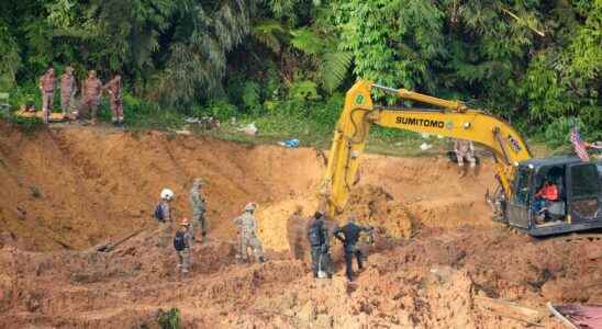 More than 30 killed in landslides in Malaysia