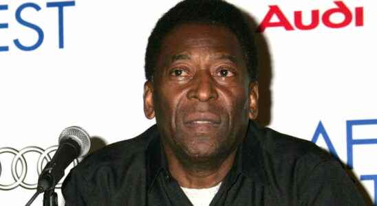 Pele weakened by cancer a fragile state of health