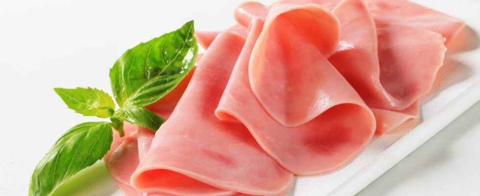 Recall of white ham sold throughout France