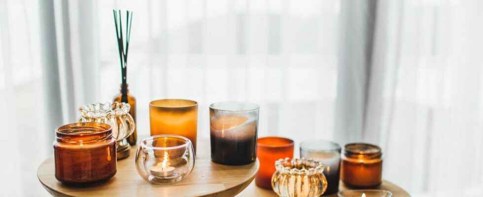 Scented candles be careful they are a source of indoor