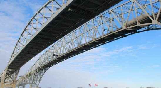 Suspect charged with importing cocaine via Blue Water Bridge