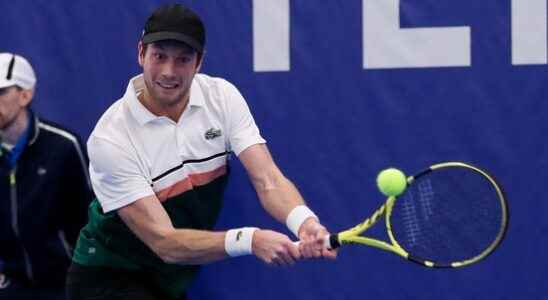 Tennis player Van de Zandschulp extends Dutch indoor title Was