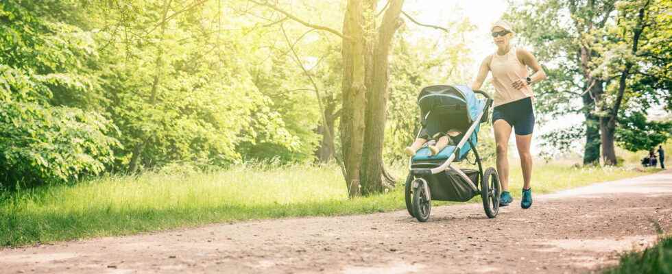 The best three wheel strollers for athletic parents