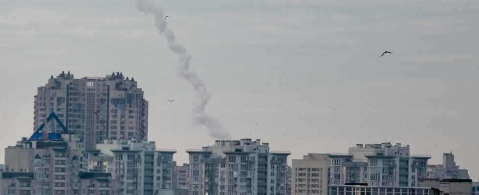 War in Ukraine Kyiv bombed again overnight