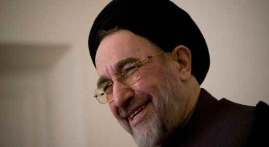former president Khatami backs student protesters
