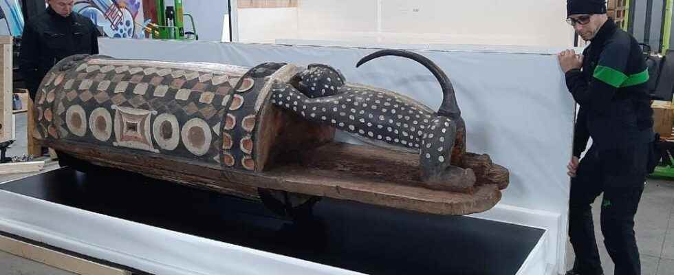 how the talking drum is protected before its return to