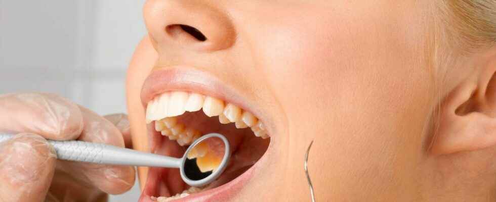 A tooth connected to detect diseases in saliva