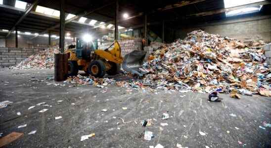 Alderman suggests that a solution is possible for Paper Recycling