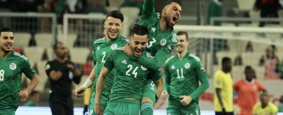Algeria and Mozambique reach the quarter finals