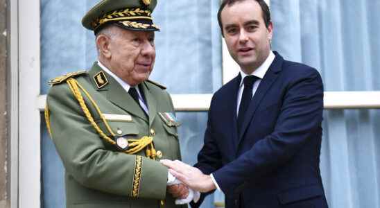 Algerian Chief of Staff Said Chengriha received in Paris