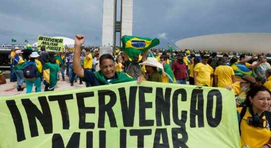 Assessor Bolsonaros silence triggered the storm