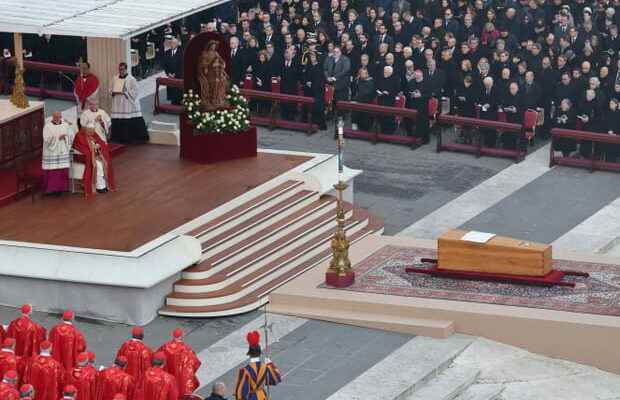 Benedict XVIs funeral in pictures