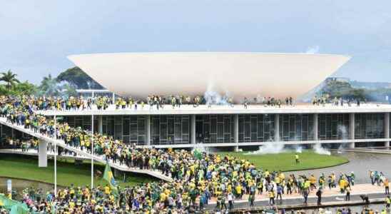 Bolsonaro supporters storm Congress in Brasilia