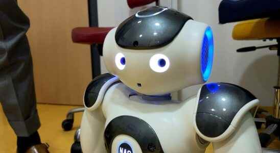 Dancing and singing a robot helps children with a fear