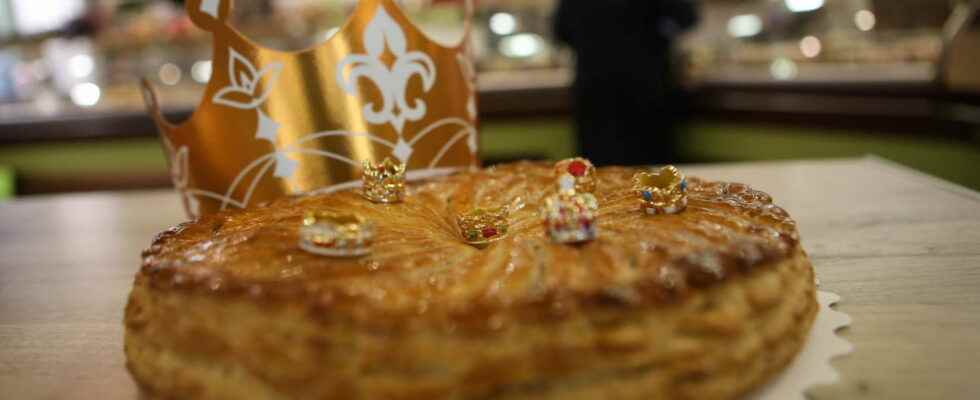 Epiphany the quick and traditional recipe for the galette des