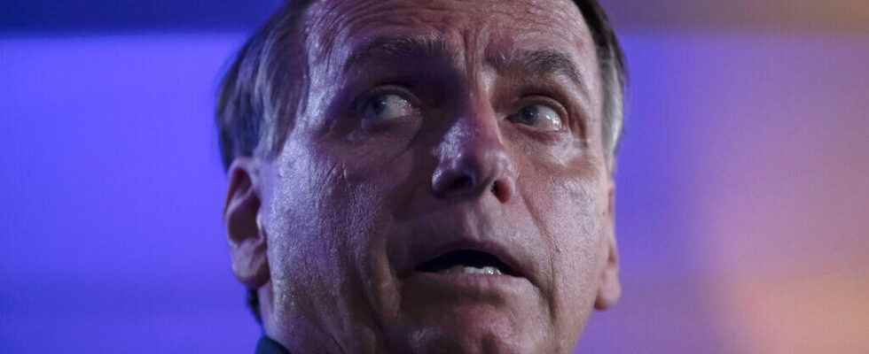 Ex Brazilian President Bolsonaro requests an additional six month visa to stay