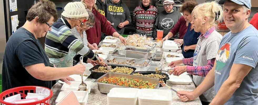 FreeHelpCK volunteers persevered through winter storm to make Christmas special