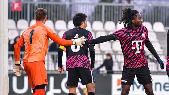 Hekkensluiter Jong FC Utrecht wins big in Den Bosch