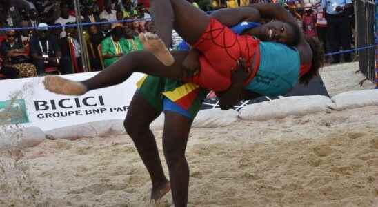 In Senegal 18 high level athletes receive a training grant for