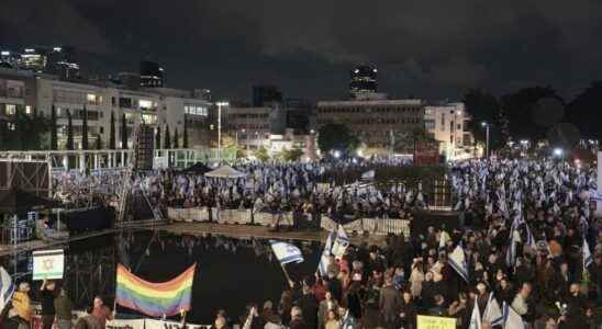 In Tel Aviv thousands of demonstrators mobilized against Netanyahu and