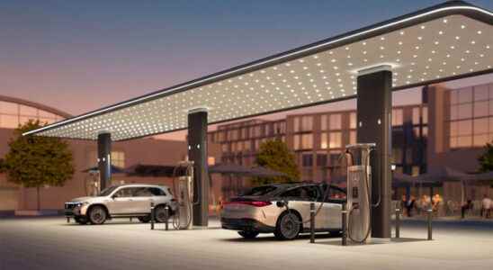 Mercedes Benz to build a massive global charging network
