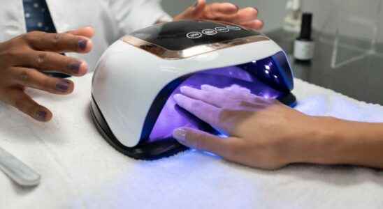 Nails are UV curing lamps responsible for skin cancer