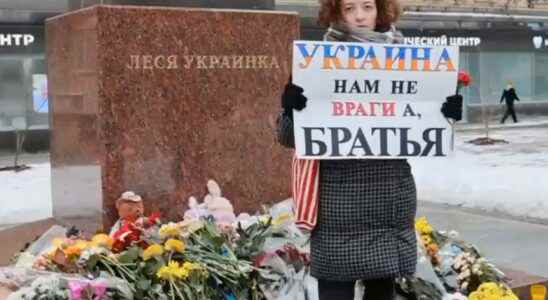 Russian flower protests against Dnipro attack spread