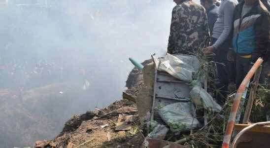 Search continues for plane crash in Nepal