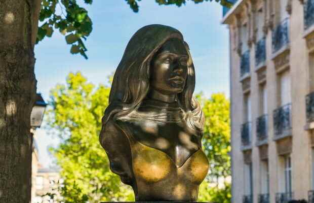 The bust of Dalida in Paris