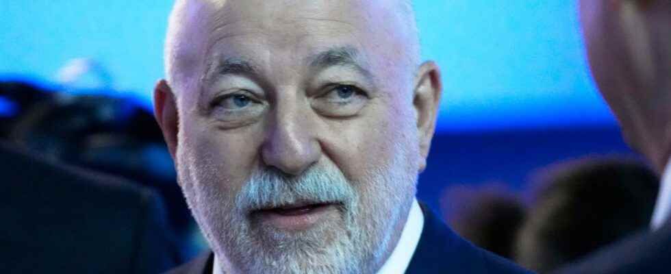 Two are accused in the US of having hidden oligarch