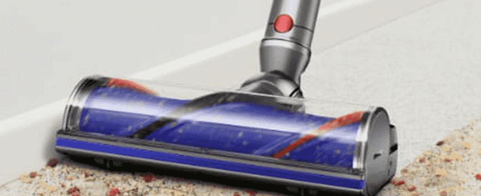 Vacuum cleaner sales the Dyson V12 benefits from a 100