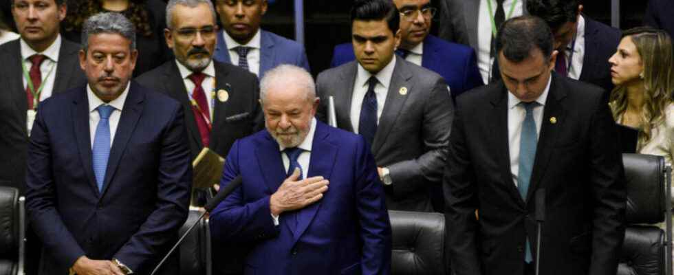 the crowd invades Brasilia Lula sworn in as president for