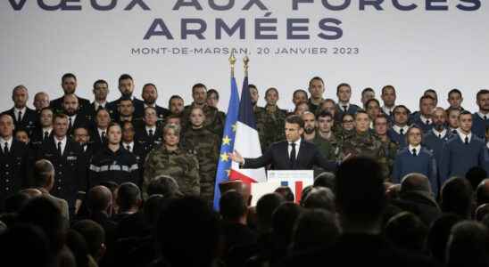 wishes to the armies with historical accents for Emmanuel Macron