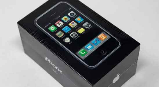 Another original iPhone sold at very high auction price
