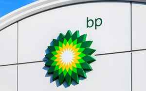 BP Moodys improves outlook to positive and confirms rating