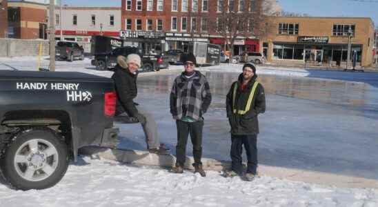 Contractor pays it forward with outdoor ice rink