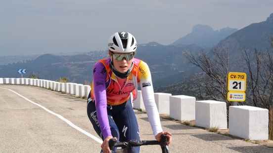 Cyclist Mischa Bredewold makes her debut for Team SD
