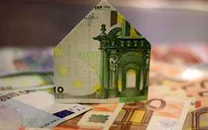 ECB raises rates another 50 points Lagarde plus hawk or