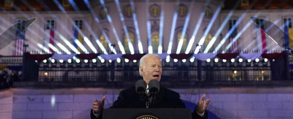 In Poland Joe Biden promises that Ukraine will never be
