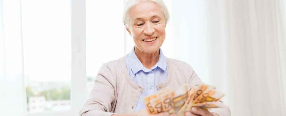 Increase in pensions supplementary civil servant reform When