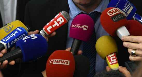 Media why only 9 of French people fully trust them
