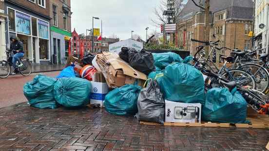 More and more waste in the center of Utrecht markets